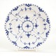 Royal 
Copenhagen: A 
set of six blue 
fluted full 
lace dishes 
1084
D: 25cm