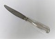 Dobbeltriflet. 
Silber Menüe 
Messer. (830). 
Länge 22 cm. 
...