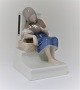 Bing & 
Grondahl. 
Porzellanfigur. 
Das kleine 
Mädchen mit den 
Schwefelstangen.
 Modell 1655. 
Höhe ...