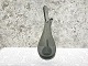 Holmegaard, 
Schnabelvase, 
Entlein, 
Rauchfarben, 26 
cm hoch, 9,5 cm 
Durchmesser, 
Design Per ...