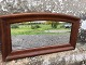 Kleiner Spiegel 
aus 
Mahagonifurnier 
52x28 cm. 
Rahmen in gutem 
Zustand, 
Spiegelglas mit 
einigen ...