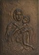 Bronzerelief, 
Madonna mit 
Kind, 20. 
Jahrhundert. 24 
x 17 cm.