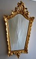 Vergoldeter dänischer Spiegel im Nyrococo-Stil, 20. Jahrhundert. Mit Rocailles verziert. ...