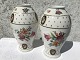 Deutsche Vasen mit Blumendruck, 27cm hoch, 17cm breit, Gestempelt unten: Prov. Sachsen. E.S * ...