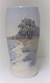 Bing & 
Gröndahl. Vase. 
Modell 8374-95. 
Höhe 28 cm. (1 
Wahl)