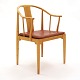 Hans J. Wegner: China Armstuhl, Buche. Hergestellt von Fritz Hansen