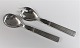 Georg Jensen. 
Bernadotte 
Silberbesteck. 
Sterling (925). 
Gurken-Set. 
Länge 15,7cm.