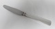 Hingelberg. 
Silberbesteck 
(925). Besteck 
Nr. 10. 
Menüemesser. 
Länge 22,3cm. 
Es sind 12 
Stück auf ...