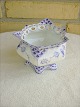 Musselmalet
Nut Full Lace 
Große 
Zuckerdose 
Royal 
Copenhagen 1112 
RC