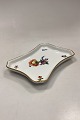 Royal Copenhagen Saksisk Blomst Let Bakke No. 1694Måler 22,5cm x 17cm / 8.86 inch x 6.69 inch