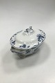 Villeroy and 
Boch 
Milla/Thistle 
Oval Tureen. 
Measures 30 x 
17.5 x 14 cm 
(11 13/16 x 6 
57/64 x 5 ...