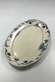 Villeroy and 
Boch 
Milla/Thistle 
Large Oval 
Dish. Measures 
30,5 x 43,5 cm 
(12 1/64 x 17 
1/8 in). ...