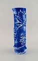 European studio 
ceramicist. 
Cylindrical 
vase in glazed 
ceramic 
decorated with 
maple leaves. 
...