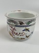 Chinesischer 
Blumentopf / 
Cache Pot mit 
Motiven von 
Schmetterlingen 
und Kirschen. 
20th ...