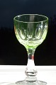 Hergestellt in 
vielen 
dänischen 
Glashütten. 
Holmegaard, 
Kastrup und 
Fyens 
Glashütten.   
...