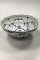 Royal 
Copenhagen 
Musselmalet 
Halvblonde Skål 
No 717
Måler 19cm x 
8cm ( 7.48 inch 
x 3.15 inch )