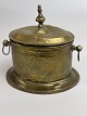 Antike Teedose aus Messing aus dem Nahen Osten. Handgefertigte Meißel. Innen mit Zinn ...