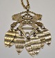 Silberkette mit 
pendent, L. 
Berth, 
Kopenhagen 
(nach 1893), 
Dänemark. 
Schmuck 
dekoriert mit 
...