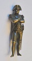 Figur in Bronze von Napoleon, Frankreich des 19. Jahrhunderts. Stehende Figur mit Säbel, ...