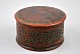 Russisches 
Kasten aus 
lackiertem Holz 
mit Deckel. E: 
19, 10 cm.