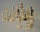 Eine große 
Sammlung 
antiker 
Schachfiguren 
aus Knochen, 
19. Jh. Mehr 
als 20 perfekte 
Figuren und ...