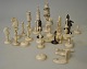 Eine 
gro&szlig;e 
Sammlung 
antiker 
Schachfiguren 
aus Knochen, 
19. Jh. Mehr 
als 20 perfekte 
...