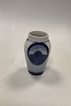 Royal 
Copenhagen 
Rundskue vase 
1916
Measures 
13,5cm / 5.31 
inch