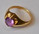 Ring aus 14 
Karat Rotgold 
mit Amethyst, 
Dänemark des 
20. 
Jahrhunderts. 
Gestempelt. 
Größe: 49/50. 
...