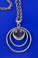 Halskette aus 
Sterlingsilber 
mit Amethyst. 
Vom 
Silberschmied: 
N.E. From A / S 
Nakskov 
1966-2009. ...