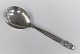 Georg Jensen. 
Silber (925). 
König. 
Servierlöffel. 
Länge 20 cm.