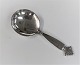 Georg Jensen. 
Silberbesteck. 
Königin. Zucker 
Löffel. Länge 
10cm.