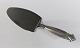 Georg Jensen. 
Silber (925). 
Königin. 
Tortenheber mit 
Stahl. Länge 16 
cm.