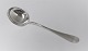 Michelsen. Ida. 
Servierlöffel. 
Entwurf: Ole 
Hagen. Sterling 
(925). Länge 
20,5cm.