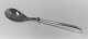 Michelsen. Ida. 
Servierlöffel 
mit Stahl. 
Entwurf: Ole 
Hagen. Sterling 
(925). Länge 
22cm.