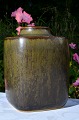 Bing & Gröndahl Steinzeug, Vase mit Glasur in Braun- und Grüntönen Nr. 7222. Höhe 13,5 cm. ...