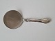 Dalgas serving 
spade in silver 
and steel 
Stamped the 
three towers 
1933 
Length 18 cm.