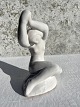 Bornholmer Keramik, Hjorth, Sitzende Frau, 16 cm hoch, 10 cm breit, Nr. 573 *Guter Zustand*