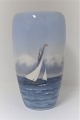 Königliches 
Kopenhagen. 
Vase mit 
Segelschiff. 
Modell 
1484/1049. Höhe 
23 cm. 
Produziert vor 
1923. ...