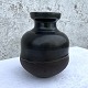Bornholmer 
Keramik, Mette 
Doller, 
Svaneke. Vase 
in gutem 
Zustand. Höhe: 
14,5 cm