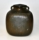 Just Andersen 
Vase, D 2317, 
Disco-Metall, 
Dänemark des 
20. 
Jahrhunderts. 
Gestempelt. 
Höhe: 8,5 cm.