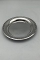 Silver Bottle 
Coaster 
Measures Diam 
13.5 cm (5.31 
inch) Weight 
86.3 gr (3.04 
oz) Signs of 
usage