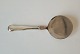 Cohr Double 
fluted serving 
spade in silver 
and steel 
Stamped: Cohr 
- 830 
Length 19.5 
cm.
