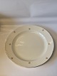 Anne Sofie, 
Aluminia, Round 
dish
Length 32.5 
cm.
Slightly worn 
on Gold edge 
and slightly 
cracked