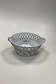 Royal 
Copenhagen Blue 
Fluted Full 
Lace Fruit 
Basket No 1052
Measures  21cm 
/ 8.27 inch
