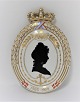 Königliches 
Kopenhagen. 
Silhouette-
Platte. 
Prinzessin 
Marie. 
1865-1909. Höhe 
12,6 cm. (1 
Wahl)