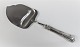 Herregaard. 
Cohr. Silver 
cutlery (830). 
Cheese slicer. 
Length 22.5 cm.