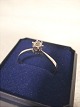 Solitaire Ring 
Weißgold 14 
Karat 585
Brilliant. 
0,01