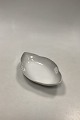 Royal 
Copenhagen 
Midsummernightsdream 
Old Oval Bowl 
No 1370 / 10026
Designed by 
Arnold Krog. 
...