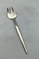 Anton Michelsen 
Sterling Silver 
Tulip Salad 
Fork Measures 
16.5 cm (6.49 
inch)