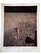 Originalt NASA farveoffsetfotografi fra Apollo 11 
månelandingen i juli 1969. Det amerikanske flag 
Old Glory plantet på månen